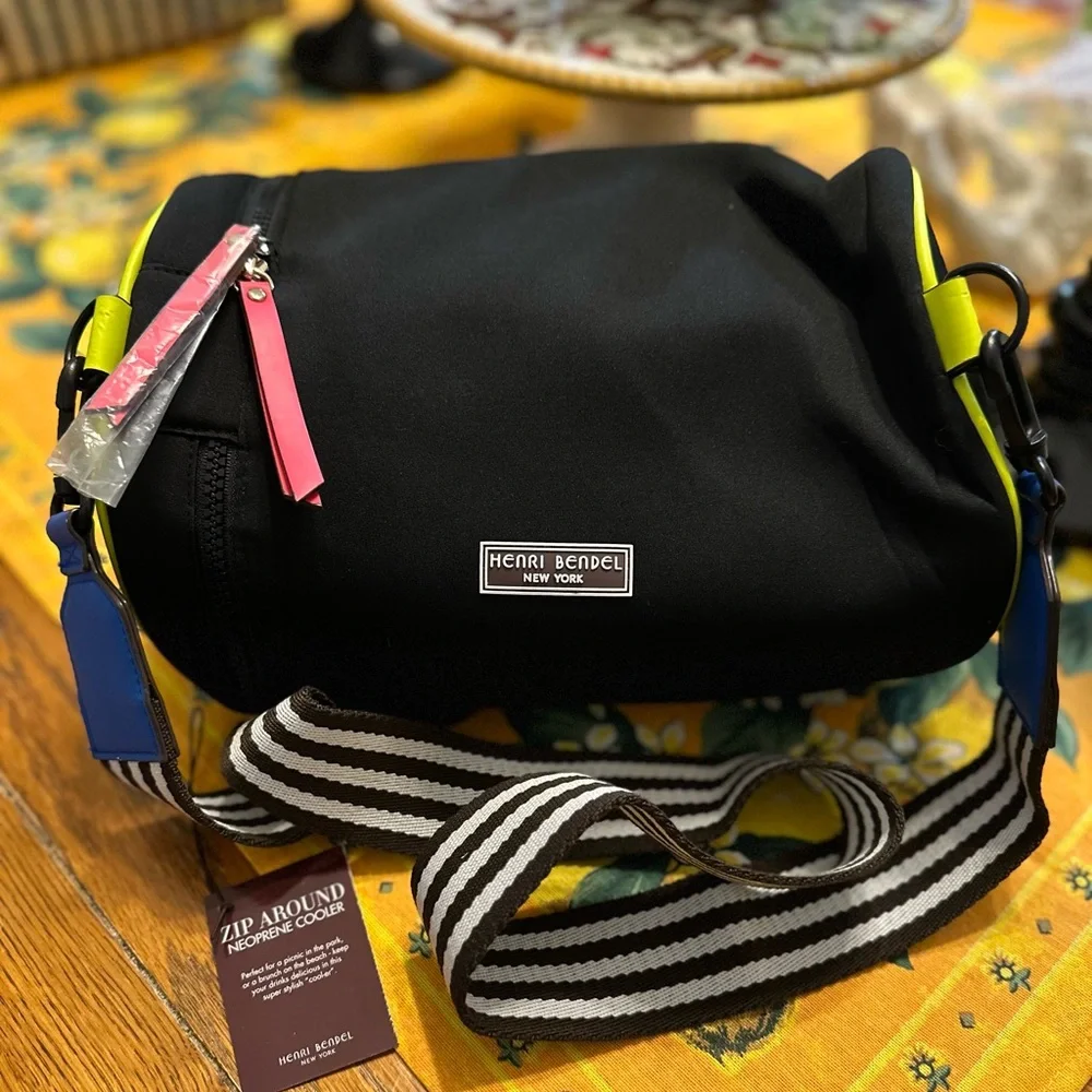 NWT HENRI BENDEL NEOPRENE CIRCULAR CROSSBODY COOLER NEON / BLACK BEACH FESTIVAL - Picture 3 of 12